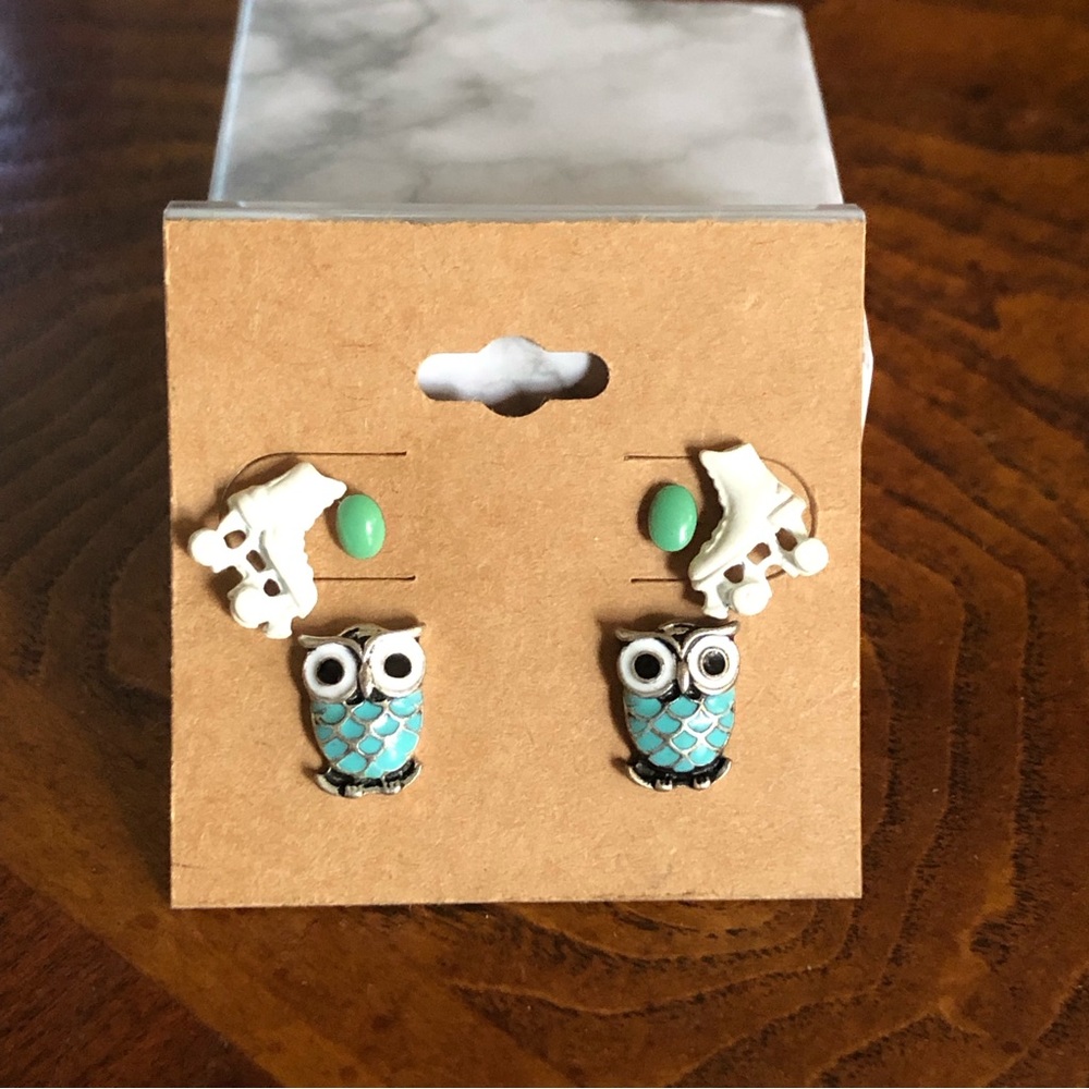 Set of three pairs of fashion post earrings